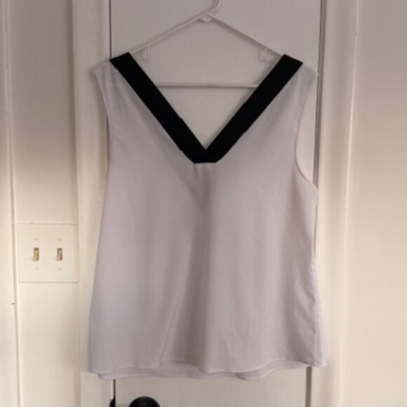 Banana Republic Large V neck Blouse Black and White Color Block Office Preppy - Picture 4 of 5